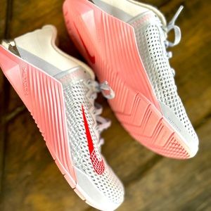 Nike Metcon 6 trainers, gently used (only in my basement gym) - size 6